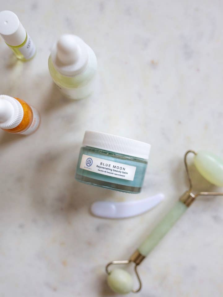 Baume rajeunissant Blue Moon pour la vente par Massiell