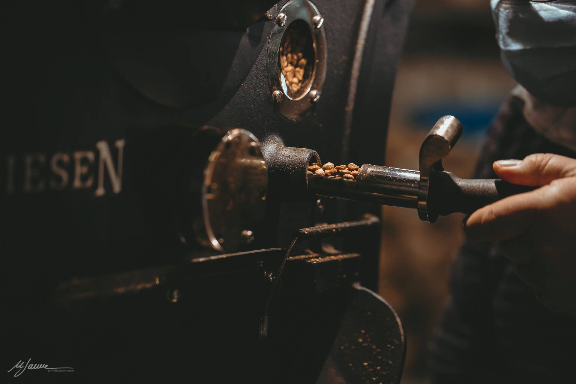 Cafe srls - Wholesale Coffee Beans - M'AMA PREMIUM PACK 250g x 48 pcs of coffee beans and ground 3