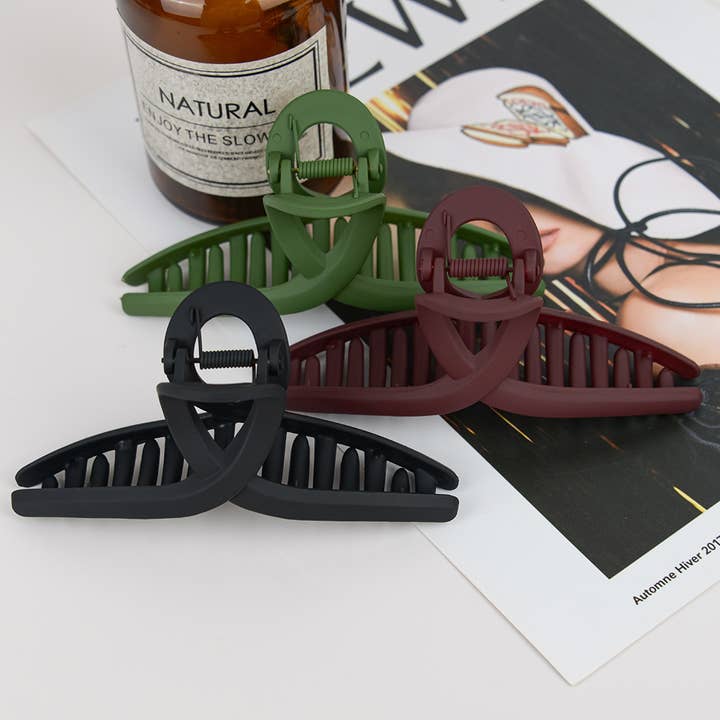 4.33'' Large Matte Slim Shaped Hair Claw Spa Salon for wholesale by TheDivaSoap