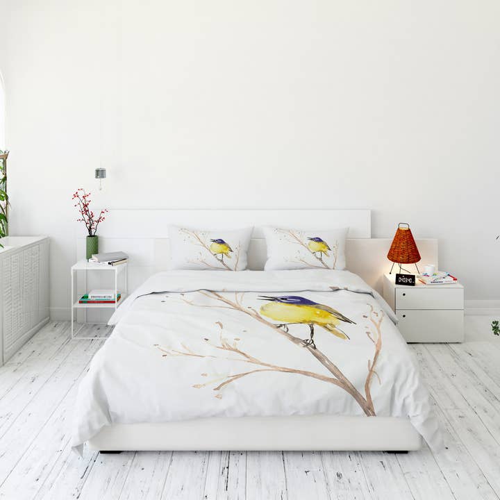 Housse de couette ou édredon jaune Wagtail pour la vente par Brazen Design Studio