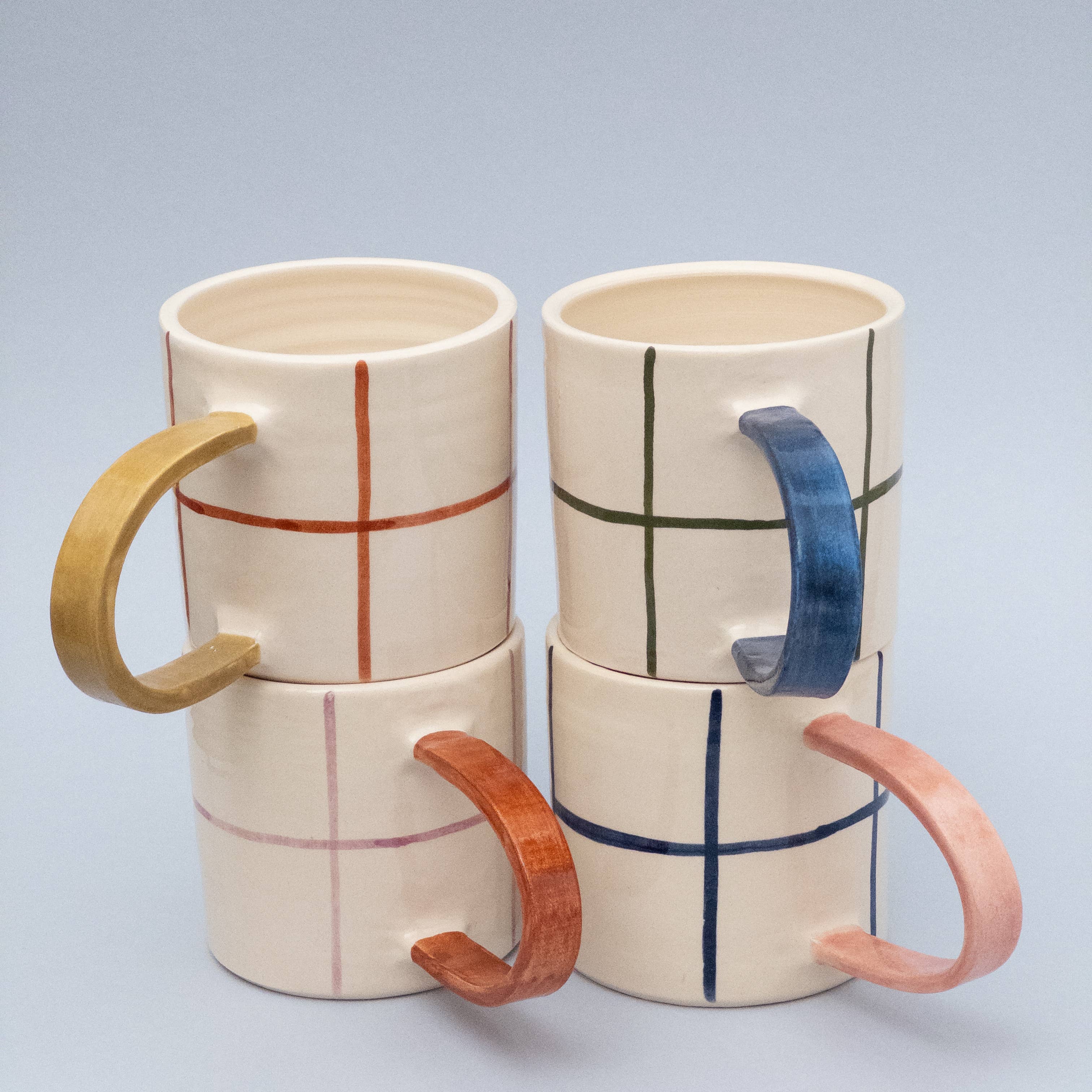 Odeon Studio – wholesale Coffee mug – olive green checkered cup with handle2