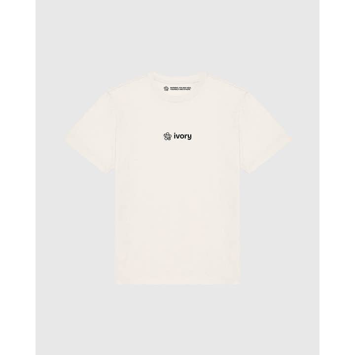 T-SHIRT BASICS BRUT pour la vente par Ivory Therapy