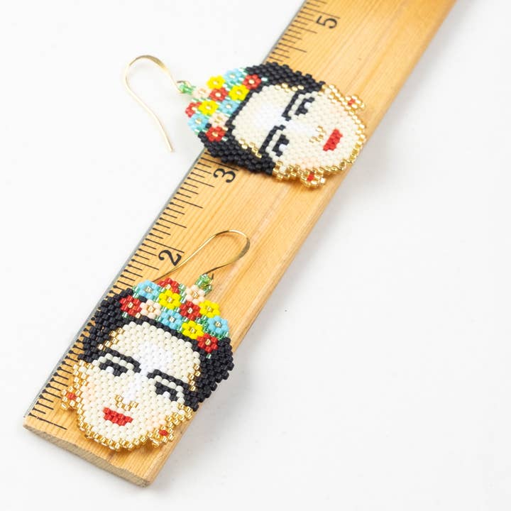 Tulia's Artisan Gallery - Venta al por mayor Pendientes colgantes - Pendientes Frida Kahlo2