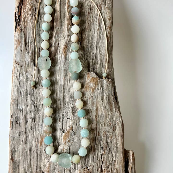 River Of Humanity - Vente Collier de perles - Collier de perles ajustable en amazonite et verre recyclé1