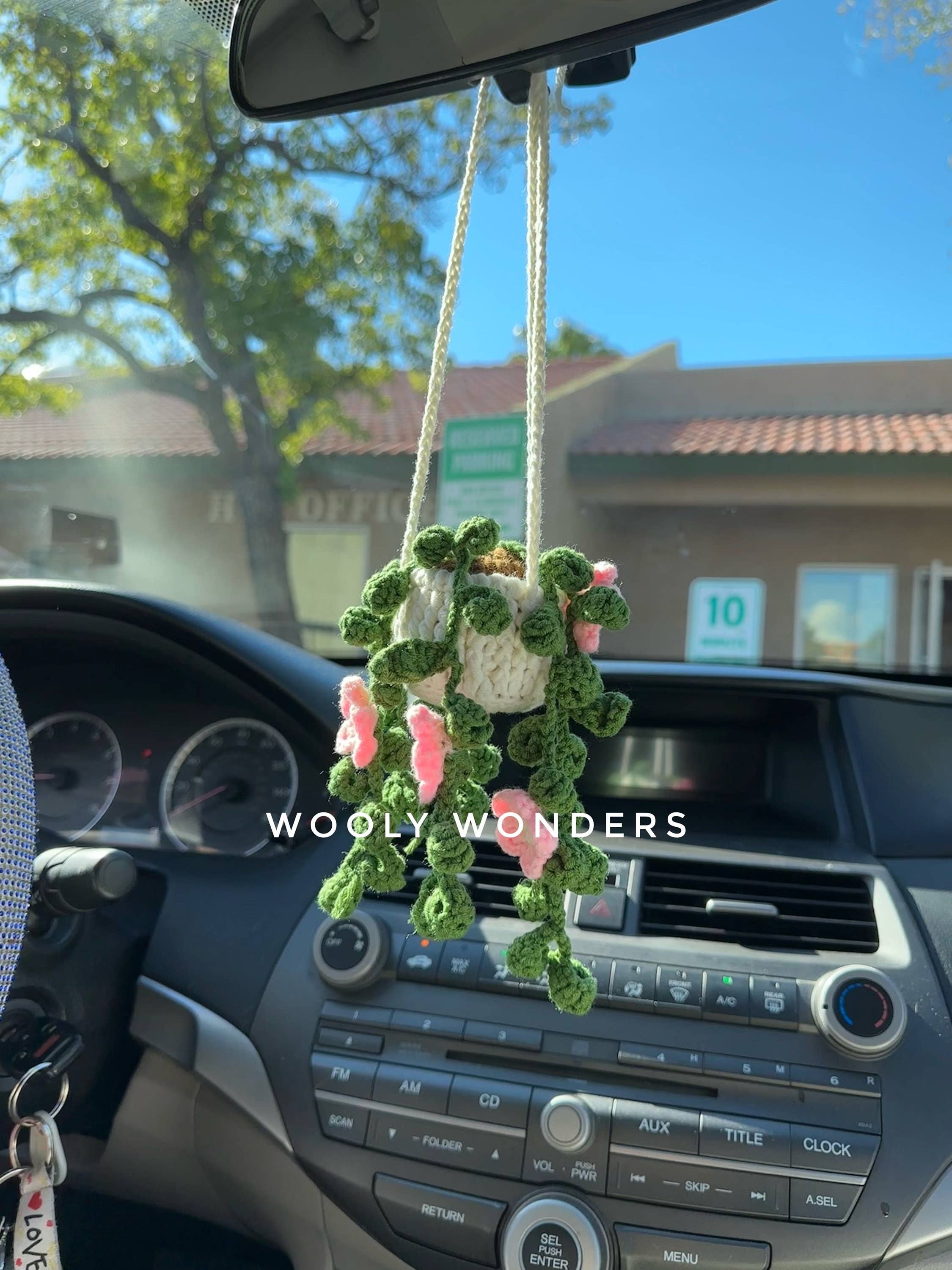 Anh2 LTD – wholesale Dekorativ berlock för bil – Dam – Virkade suckulenta växtbilspegelhängande, blomvinstockar5