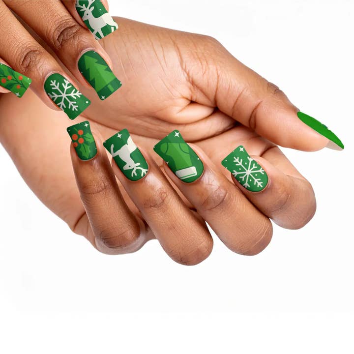 Ensemble de Noël Evergreen Sparkle Set9 Ongles Press-On pour la vente par FYNE BODY