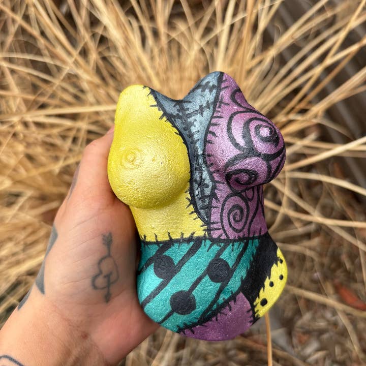 Skye Luna Beauty - Wholesale Bath Bomb/Fizz - Sexy Sally: Nightmare Before Christmas Bath Bomb1