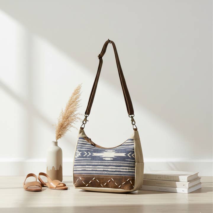 Stylevia Dames Upcycled Canvas & Leren Schoudertas voor wholesale door Hopofly Bags