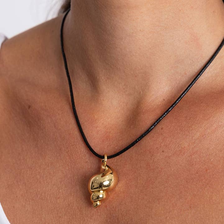 Conch Shell halskæde for engroshandel hos Sahira Jewelry Design