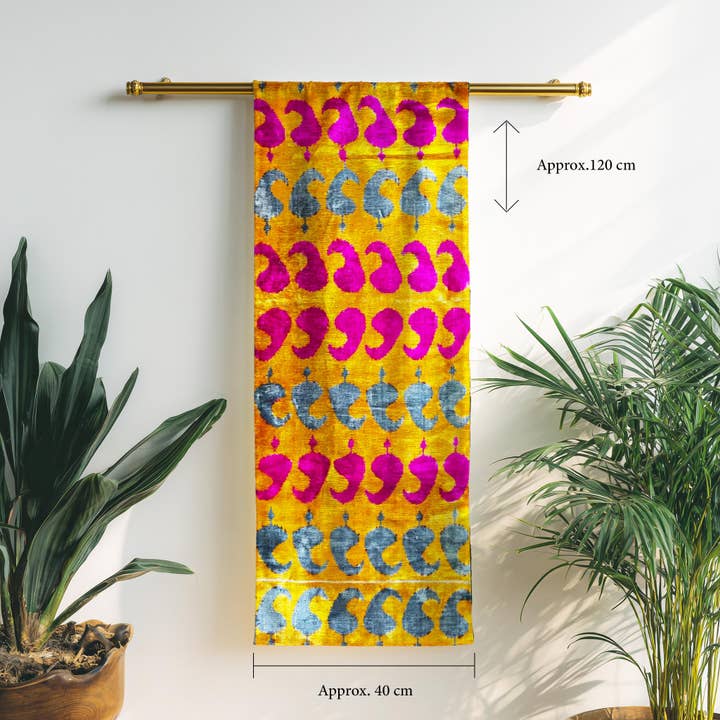Tela de Ikat de Terciopelo de Seda Tejida a Mano con Diseño de Cachemira - Por Metro para venta al por mayor de Samarra Home