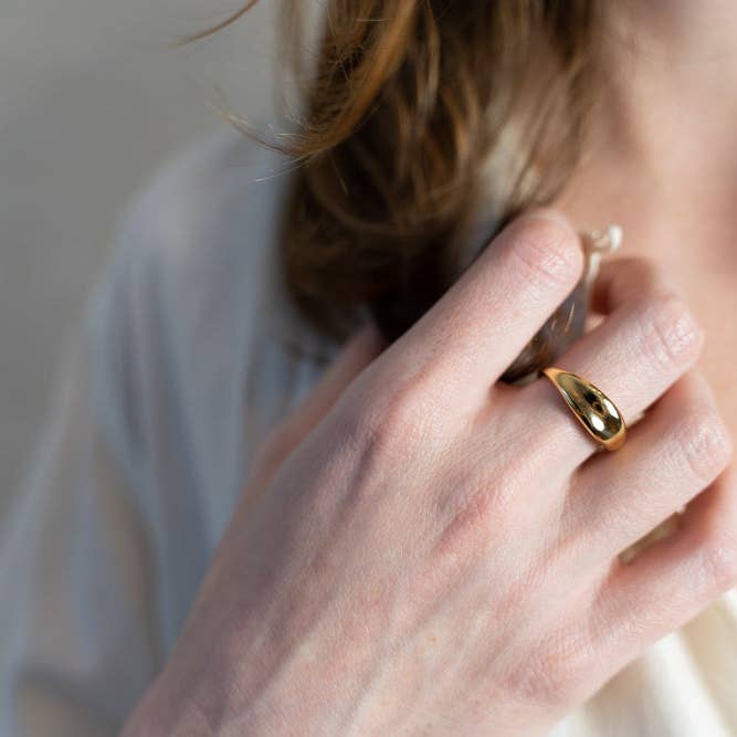 Violaine per la vendita all'ingrosso da parte di Megan Collins Jewellery