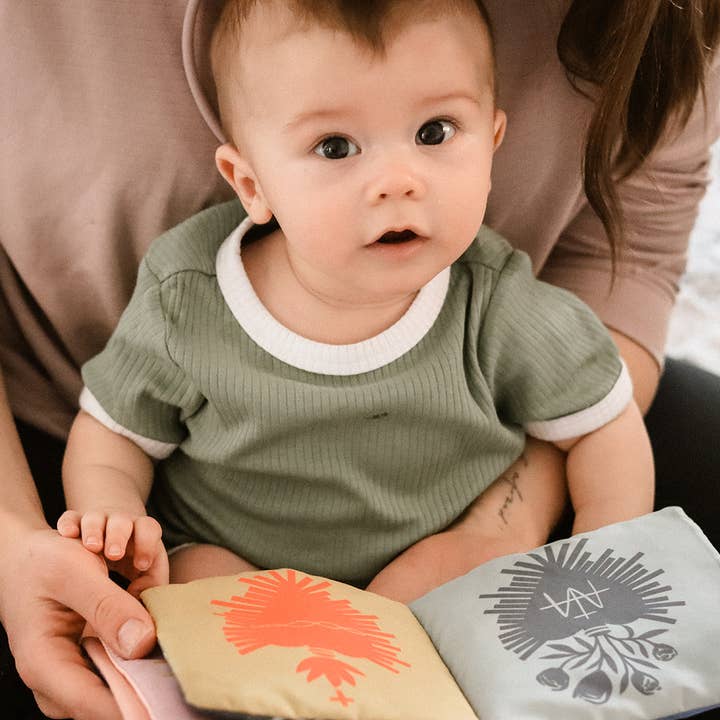 Be A Heart - Wholesale Baby & Toddler Book (0-2) - Baby's First Devotional Crinkle Book14