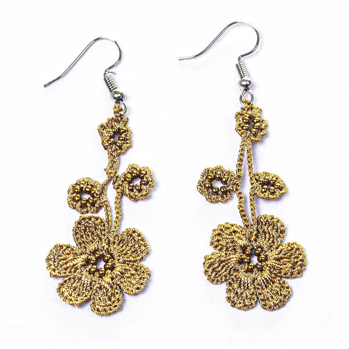 Silk Wool and Bijoux - Vendita all'ingrosso Orecchini pendenti - Orecchini a Fiore Violetta all’Uncinetto in Seta1