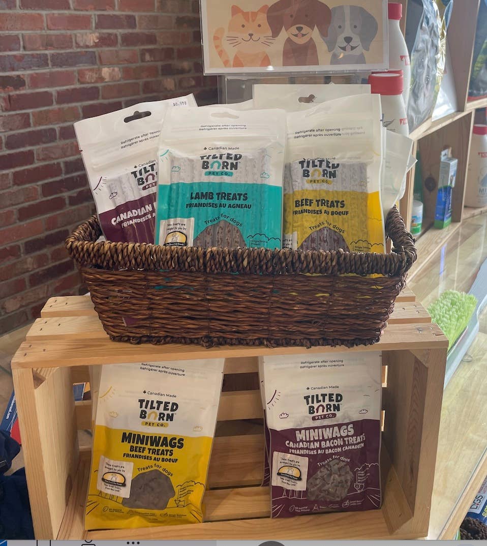 Tilted Barn Pet Co. - Vente Friandises – chien - Friandises au bœuf Miniwags pour chiens 100g/3,53 oz5