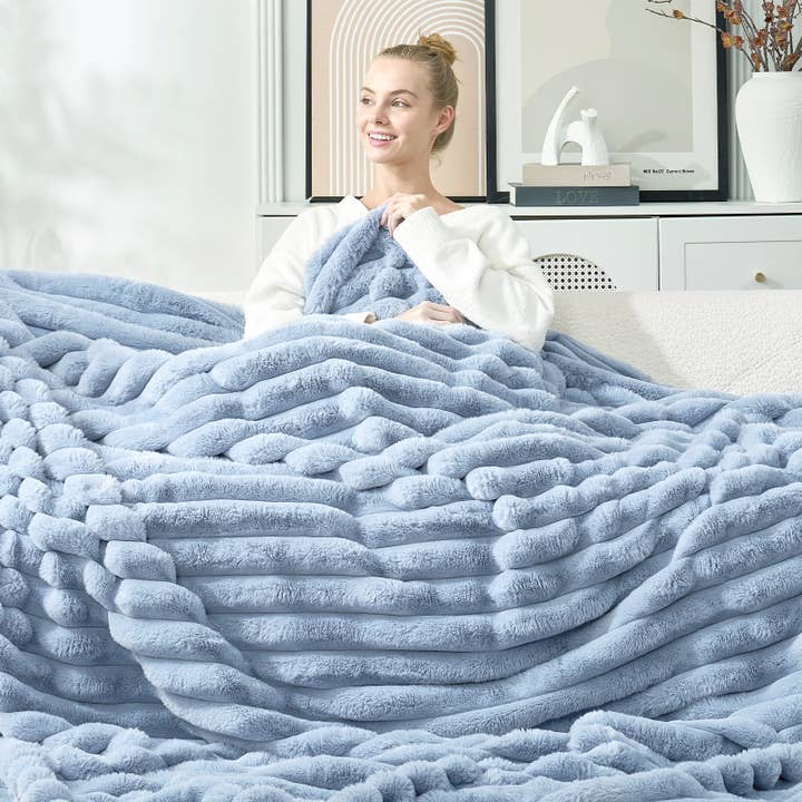 DreamValley - Wholesale Throw Blanket - CB Striped Faux Fur Warm Plush Throw Blanket12