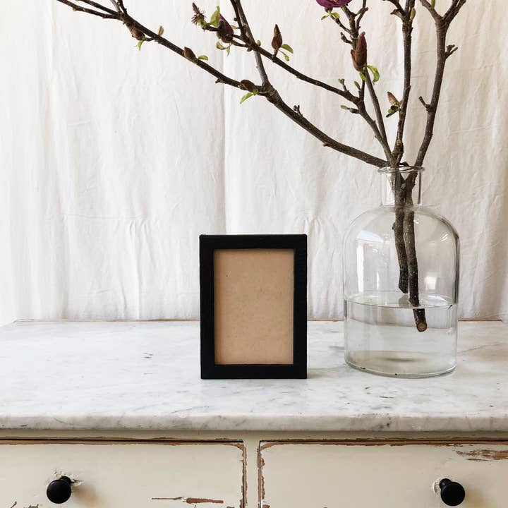 Alibi Interiors - Wholesale Picture Frame - 5"x7" Soot Frame