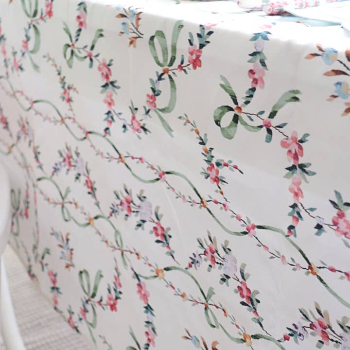 Pretty Homestyle - Wholesale Tablecloth - Bow trellis Tablecloth3
