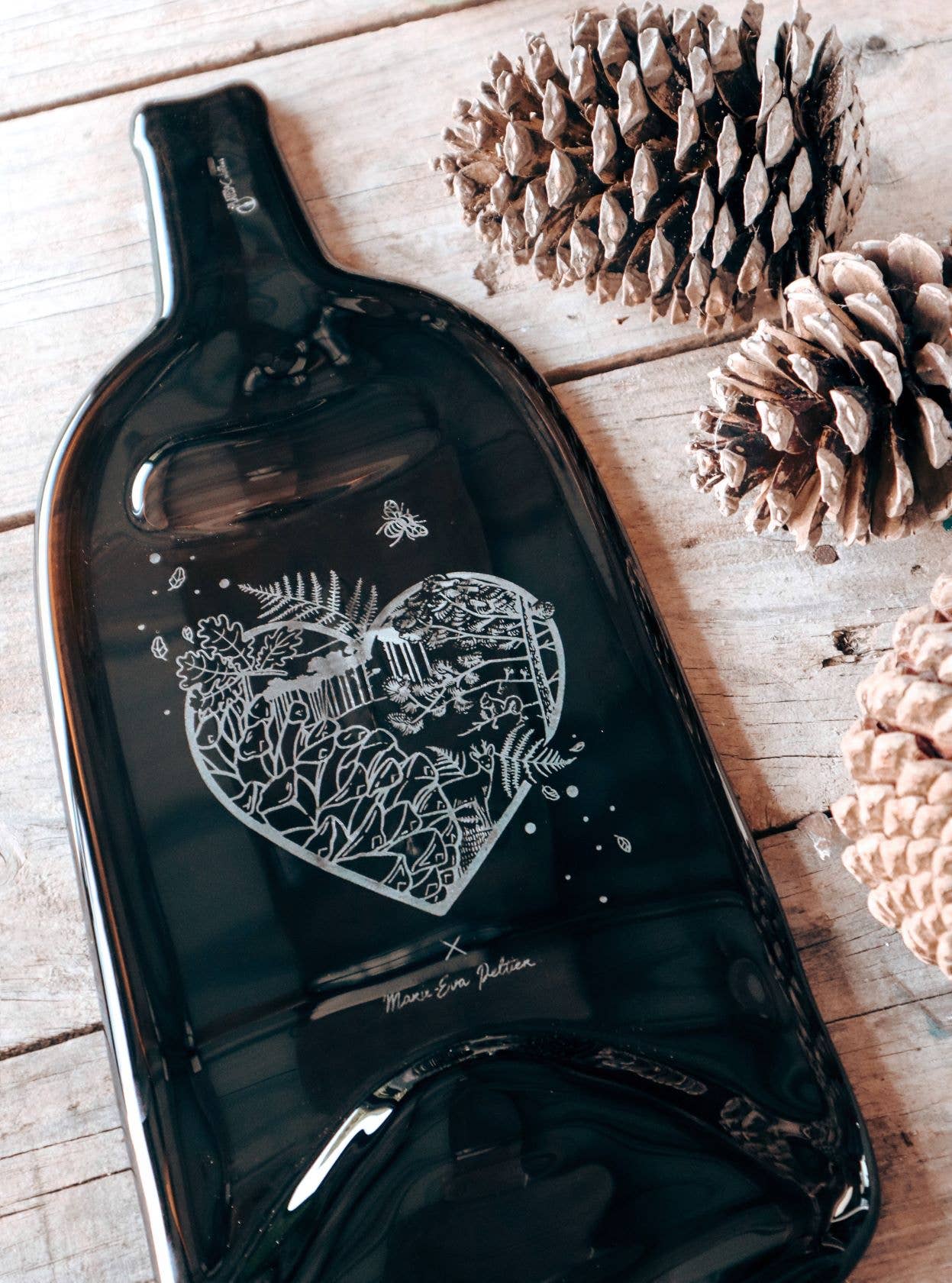 PLATES & Culotées - Wholesale Decorative Plate/Dish/Bowl - THE WHITE PLATES & illustrated Heart-white12