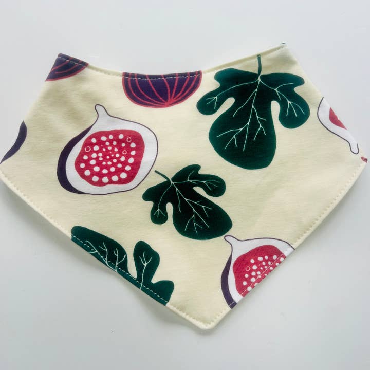 PRE ORDER FOR DELIVERY 2nd WEEK FEB.
Eddie & Bee organic cotton Baby Dribble bib in Cream "Fig" print. for wholesale by Eddie & Bee