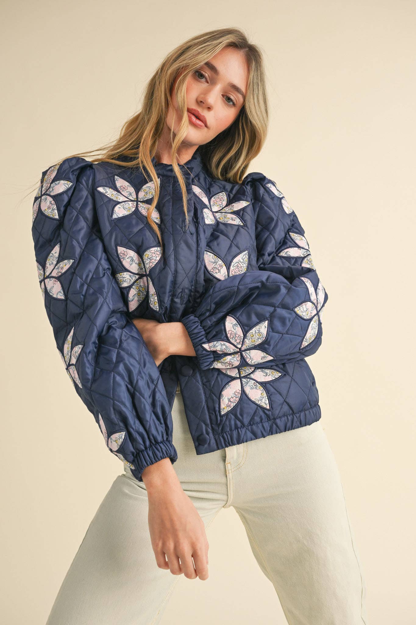 &MERCI - Wholesale Jacket - Women's - QUILTED JACKET WITH FLORAL PATCHWORK MJK330013