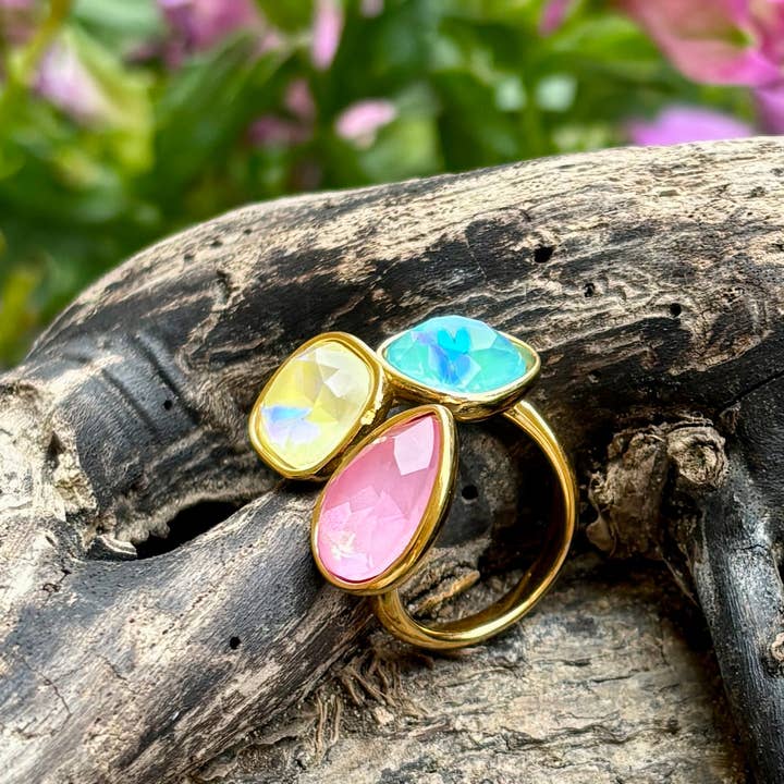 18kt forgyldt facetteret glas justerbar ring for engroshandel hos Ocean Ripples