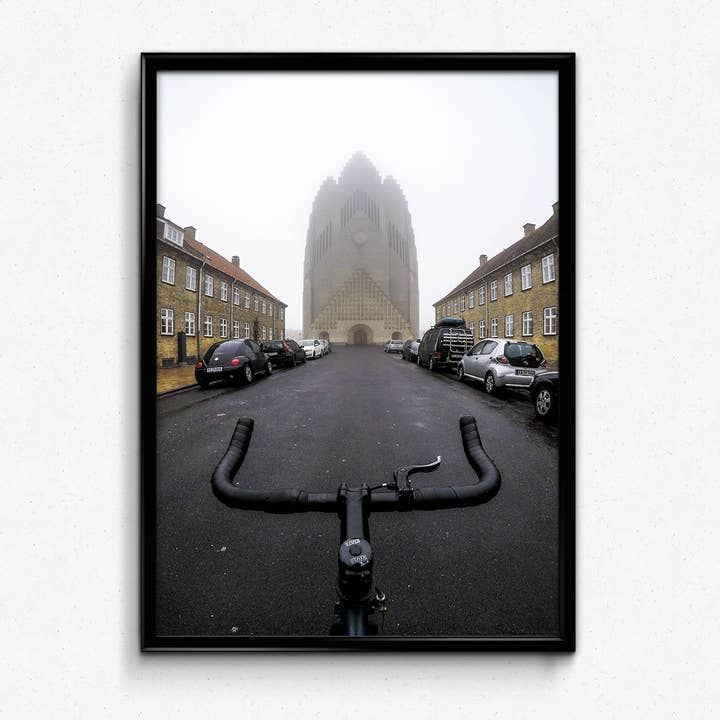 Una iglesia en la naturaleza para venta al por mayor de Behind Handlebars