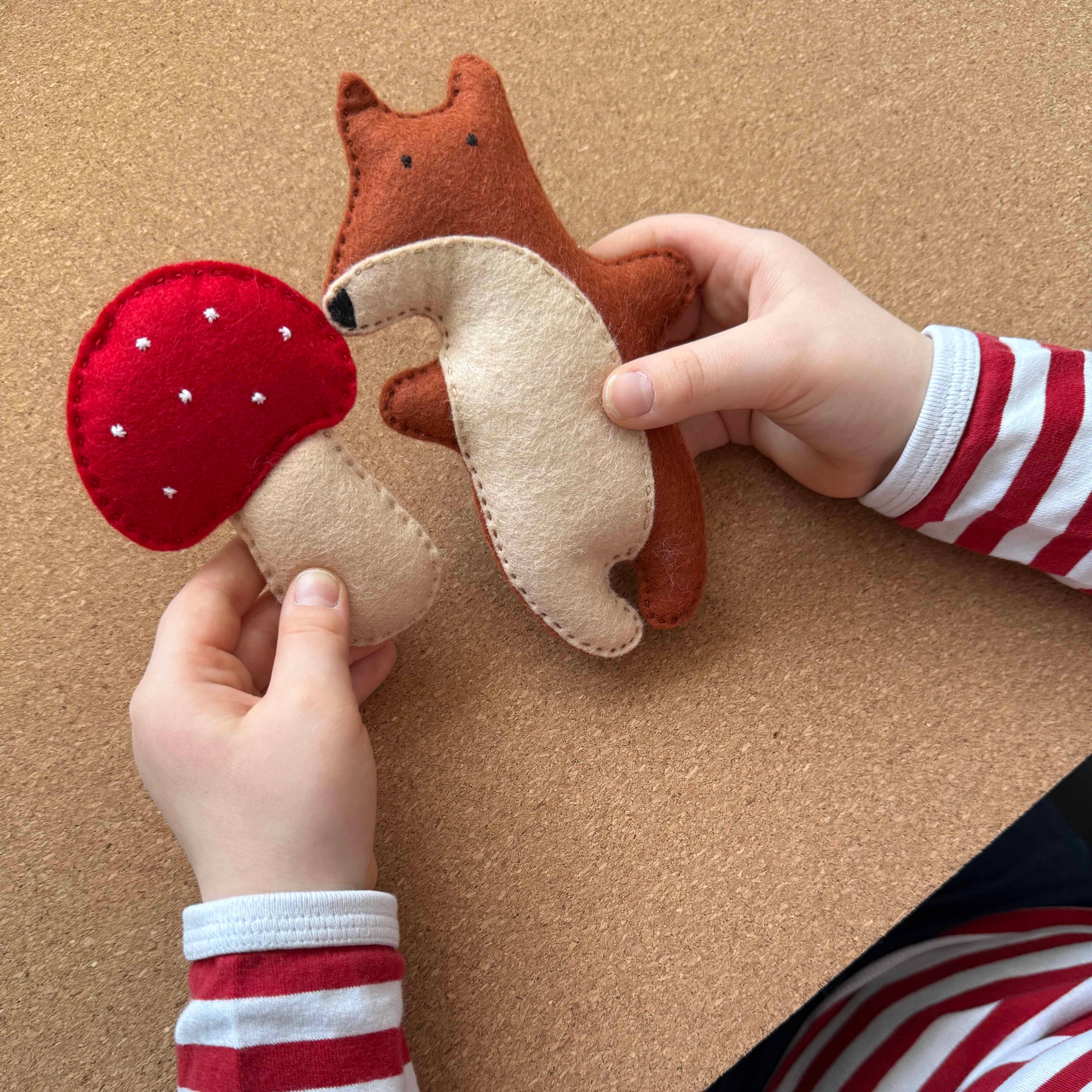 Mimihali - Wholesale Craft Sewing Kit - FOX and MUSHROOM felt sewing kit for kids1