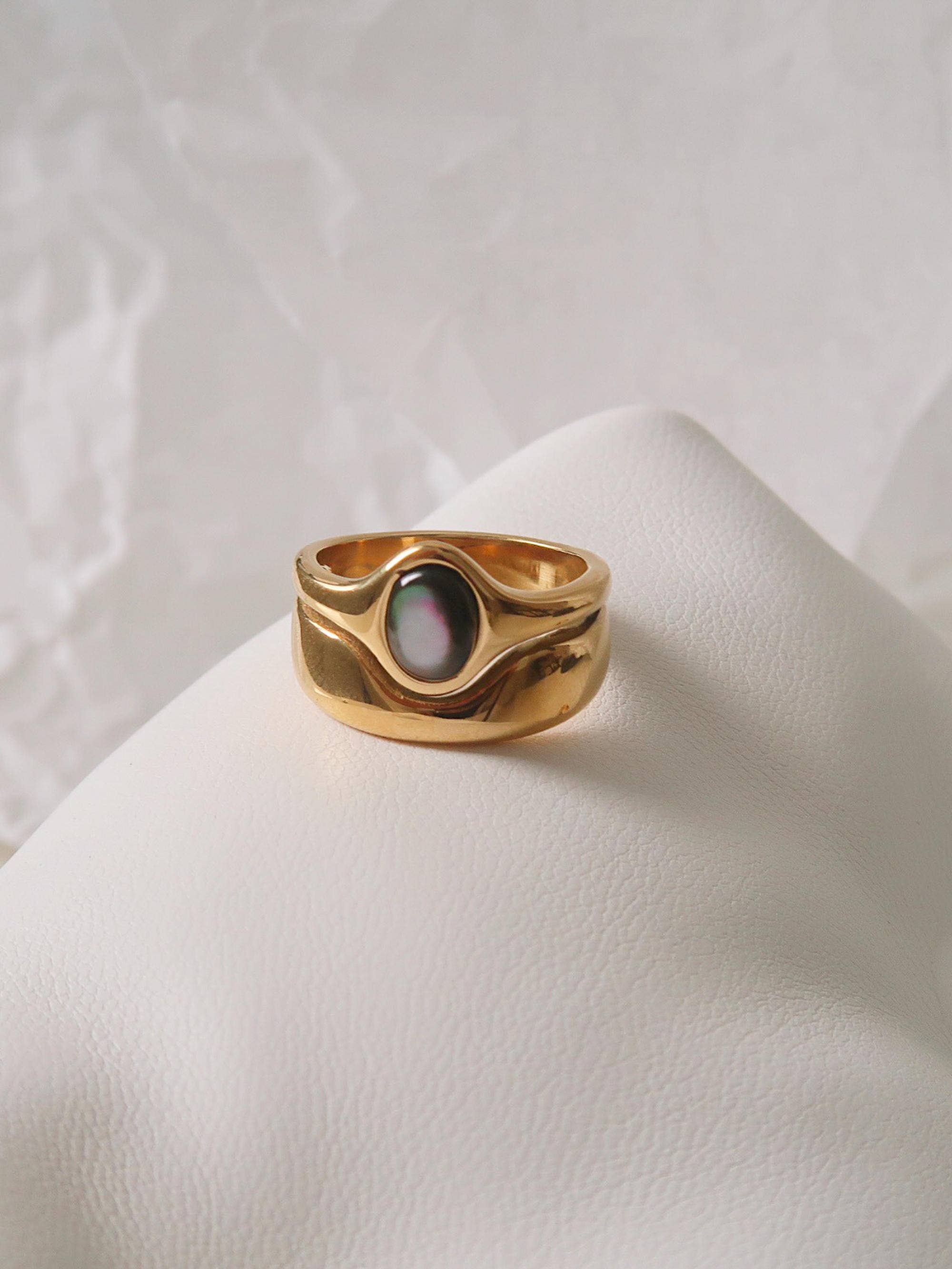 Flânerie by MAIQ - Wholesale Cocktail/Statement Ring - Alouette 18K Gold Non-Tarnish Stone Wave Ring0