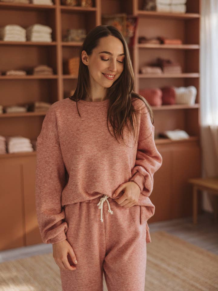 Vintage rosenstrikket cardigan for engroshandel hos Evelina Apparel