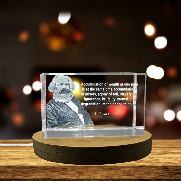 Udsøgt krystalportrætskulptur af Karl Marx | Unik for engroshandel hos AB Crystal Collection