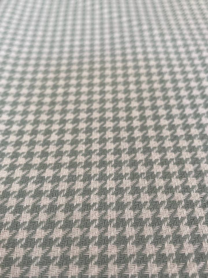 Cojín Teagan Houndstooth con Relleno de Plumas - Personalizado para venta al por mayor de Dahlia & Grace pillows