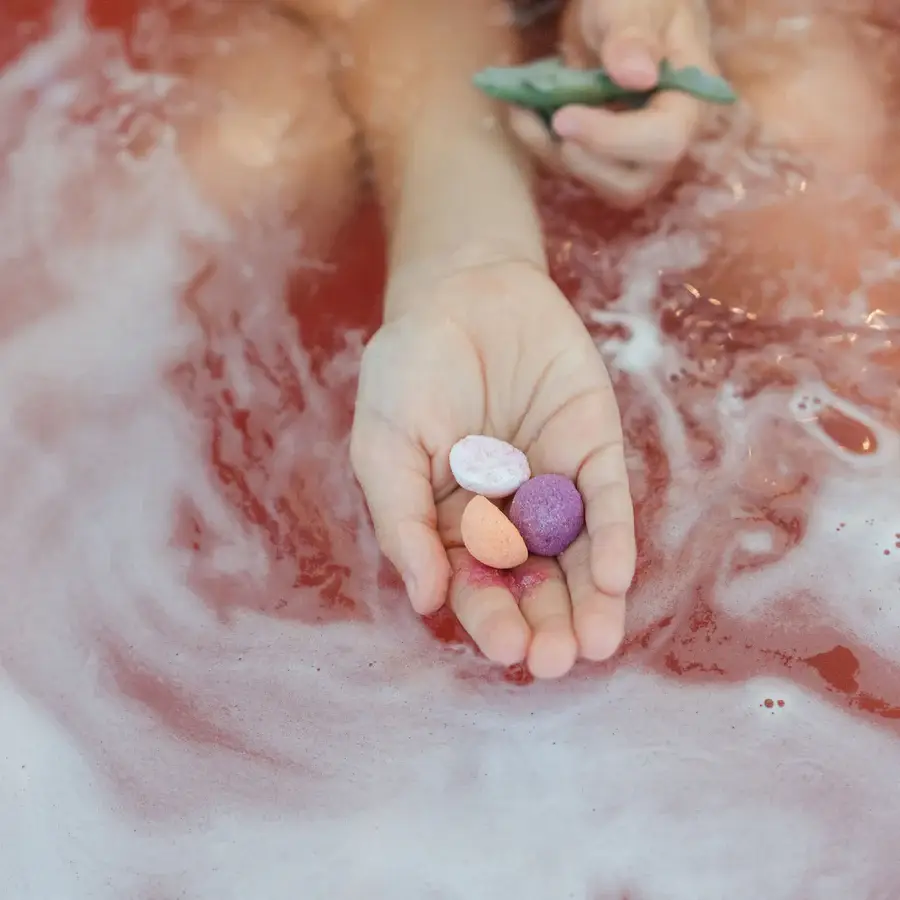 Loot Toy Company - Wholesale Bath Toy - Baby - Funky Fish Food - Swoon Maroon4