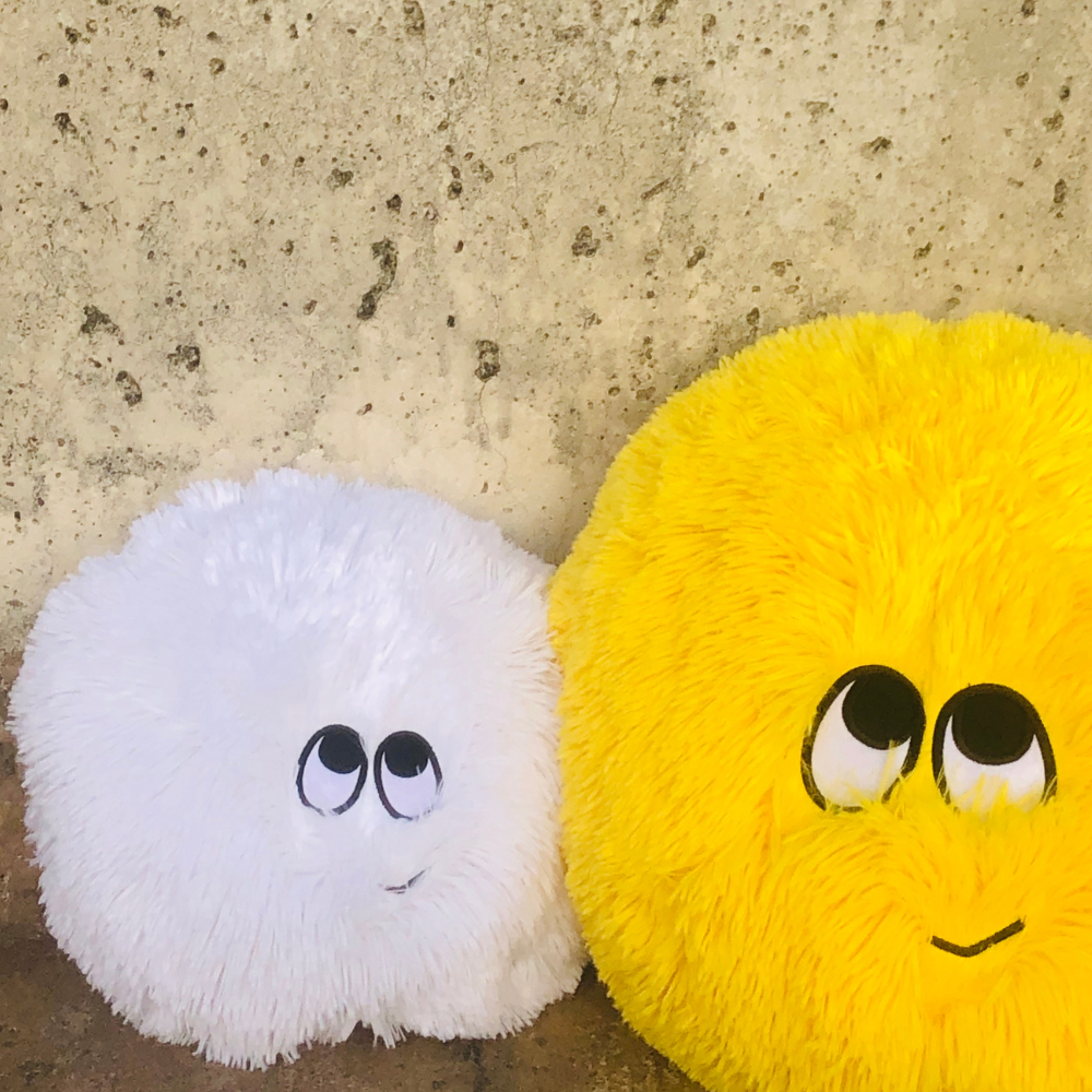 FLAUSCHN® - Vente Peluche – enfant et bébé - BabyFluschn blanc brillant | Blanc 30 cm2