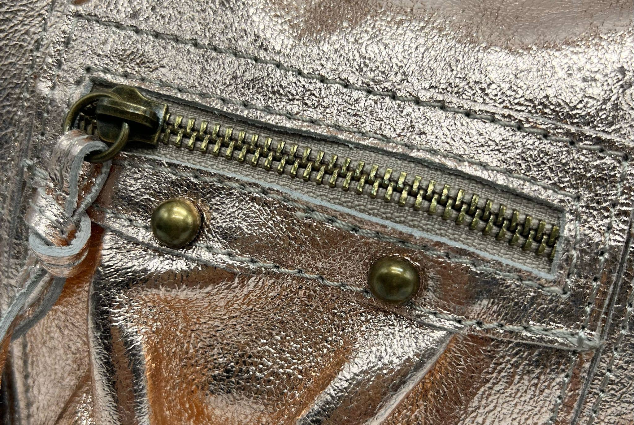 LINETA - Venta al por mayor Bolso con asas - Mujer - Bolso Boston de cuero de vaca - para llevar a mano y al hombro7