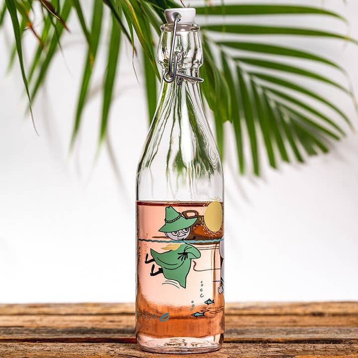 Treacle George (Muurla & Havi) – wholesale Milk/juice bottle – MOOMIN | Glass Bottle with clamp stopper | Fun In The Water | 0.5L