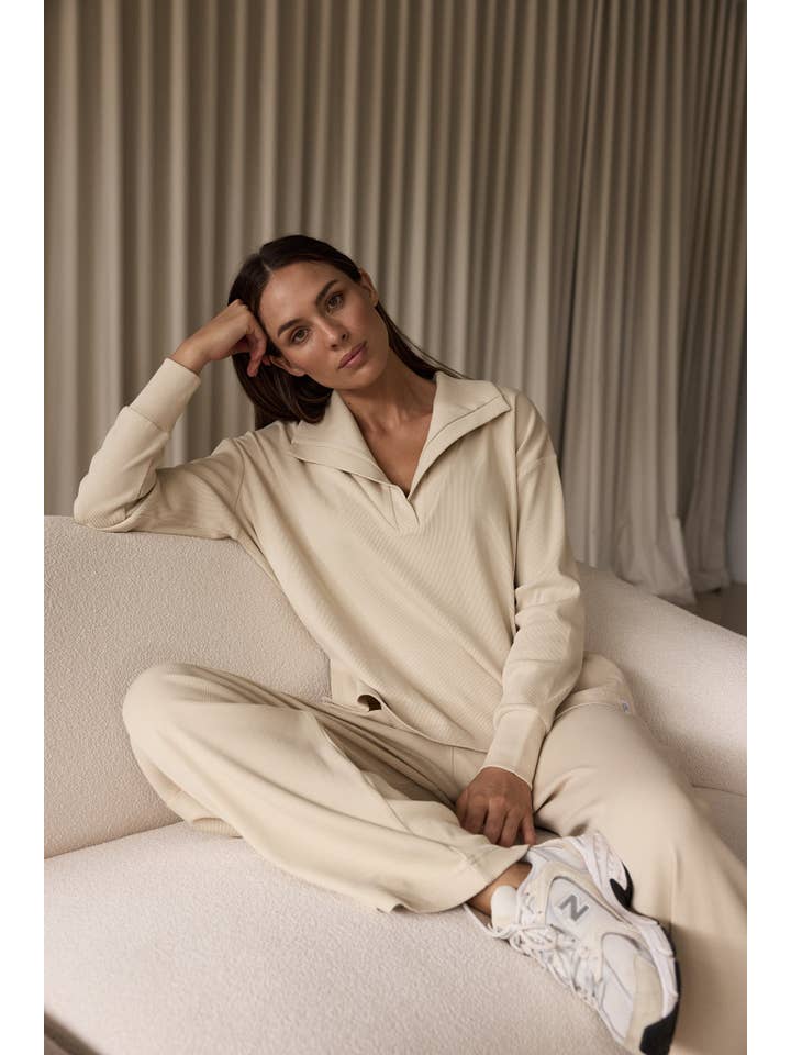 Beige Time Out Top för wholesale på Faire6