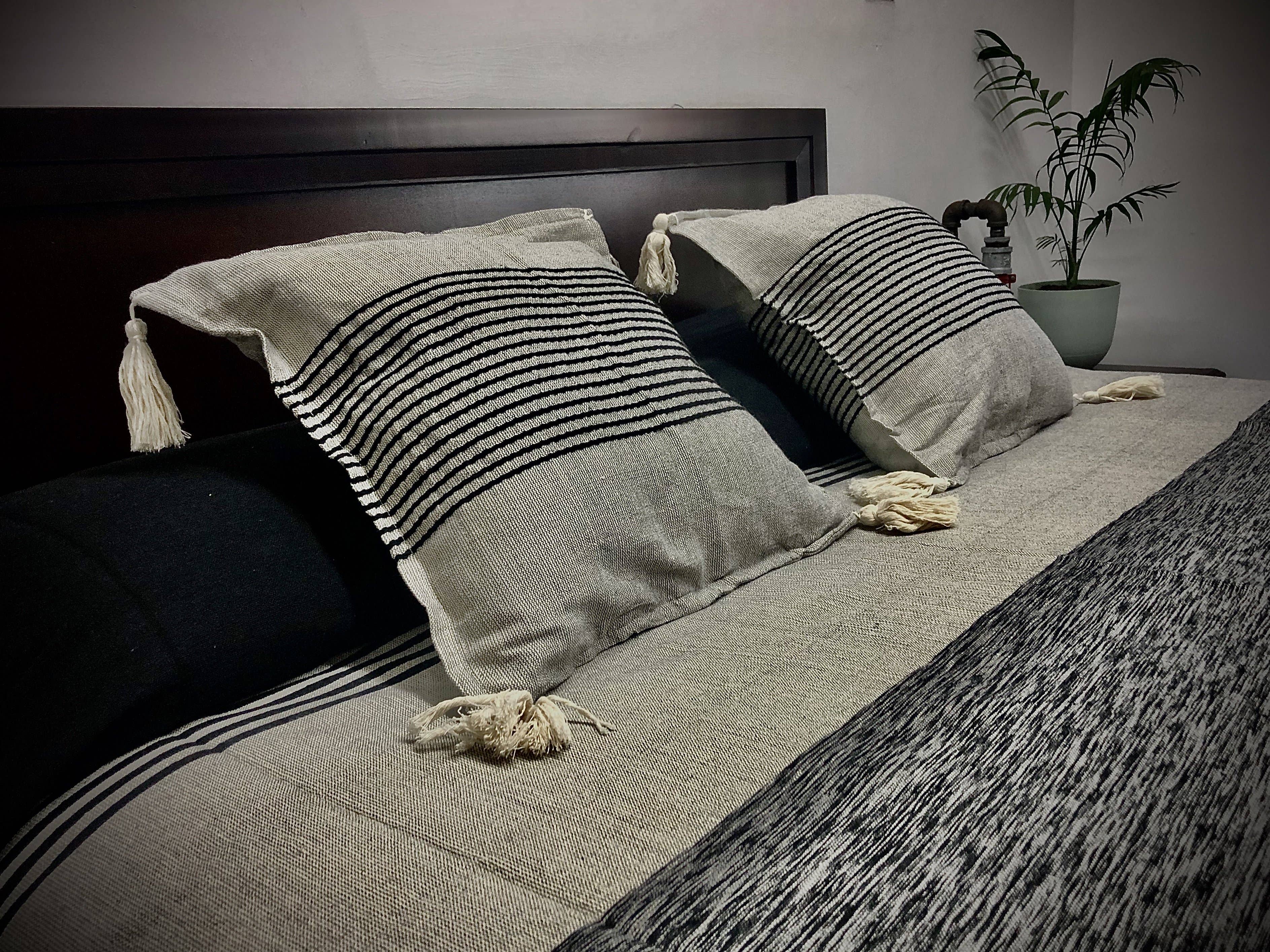 HomageMade - Venta al por mayor Conjunto de ropa de cama - Juego de cama con borla oaxaqueña hecha a mano2