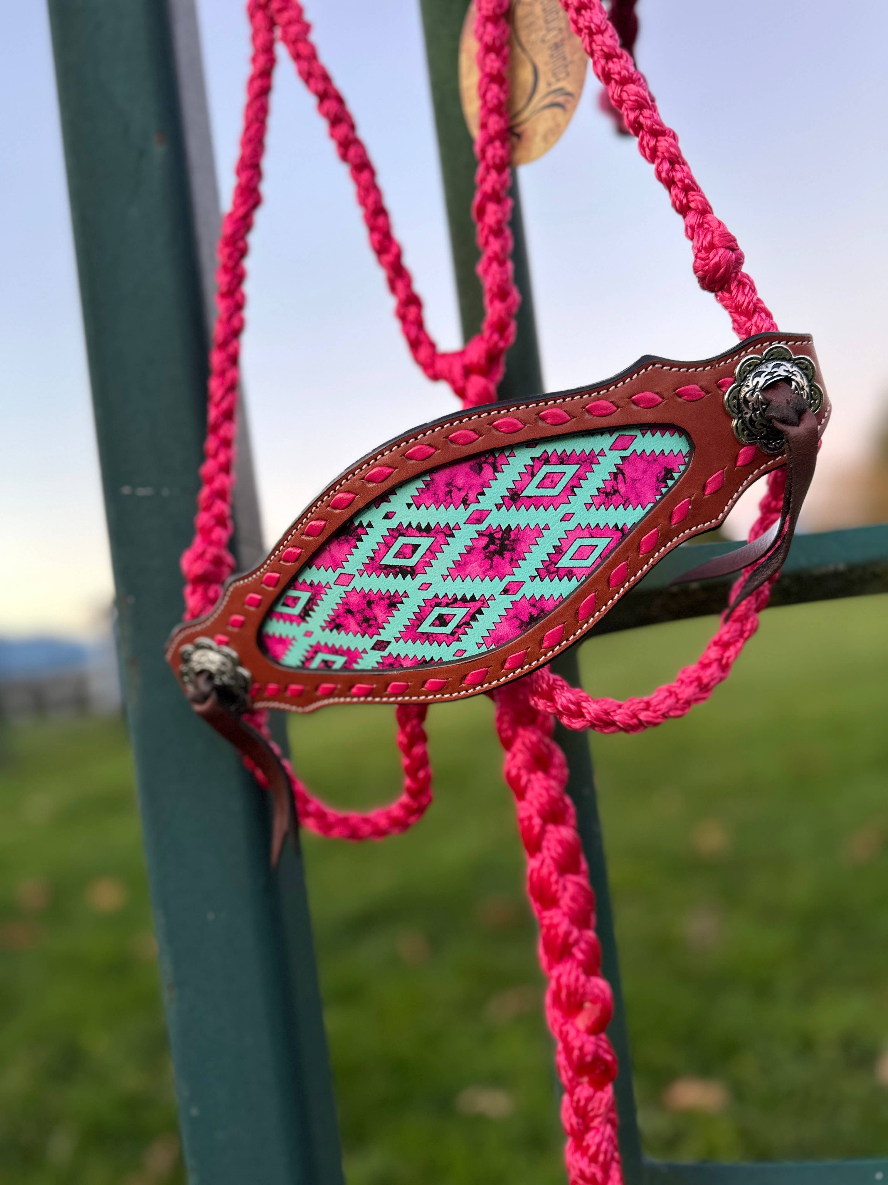 Schulz Equine – wholesale Ridutrustning – Flätat repgrimma i mule tape-stil med grimskaft18