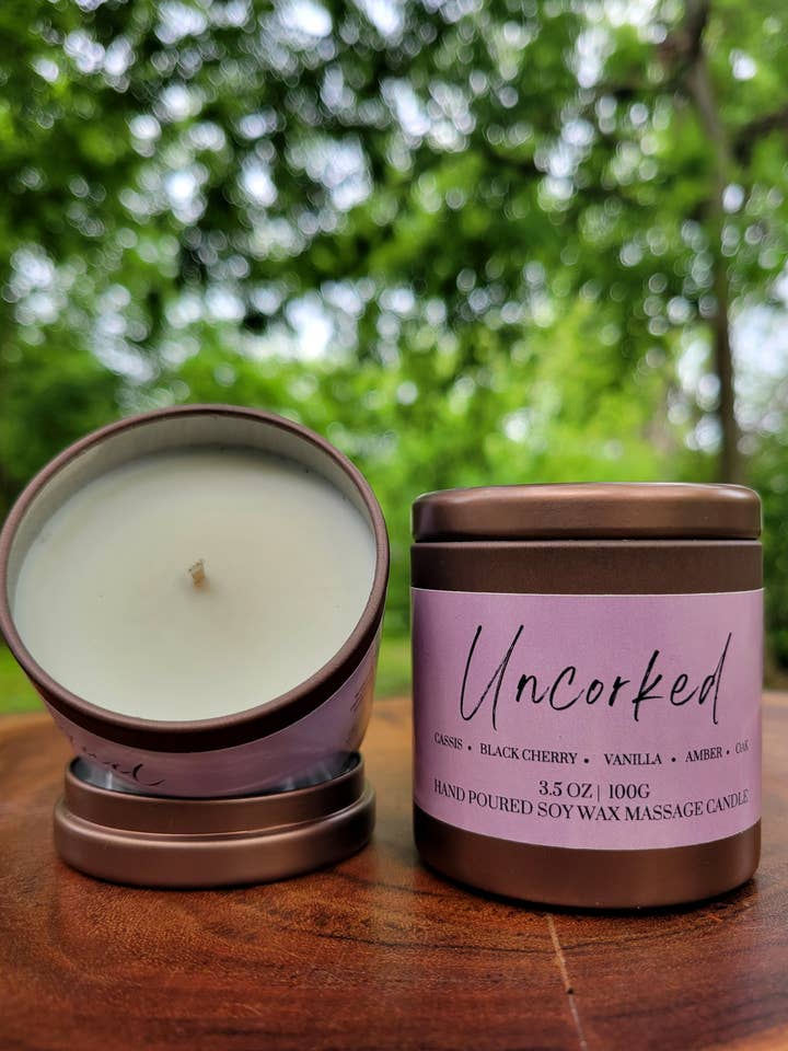 Candela da massaggio 'Uncorked' per la vendita all'ingrosso da parte di Leaforia
