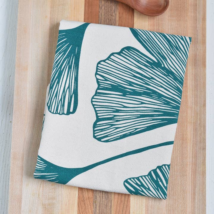 Hearth and Harrow - Wholesale Tea Towel - Ginkgo Leaf Tea Towel in Green - Organic Cotton - Natural