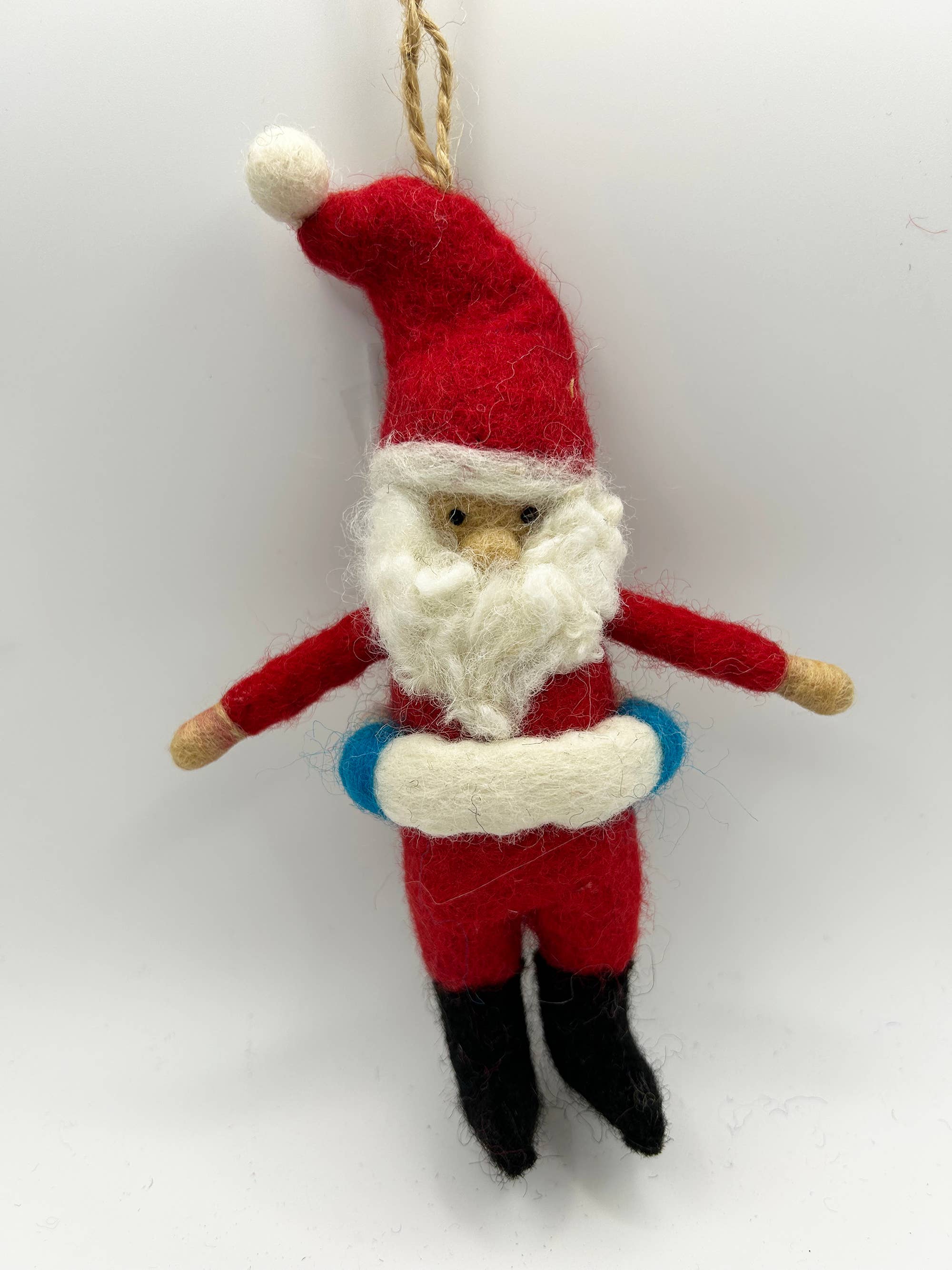 cerruti home - Vente Objets de décoration - Décoration « Père Noël en bouée » en laine feutrée faite à la main1