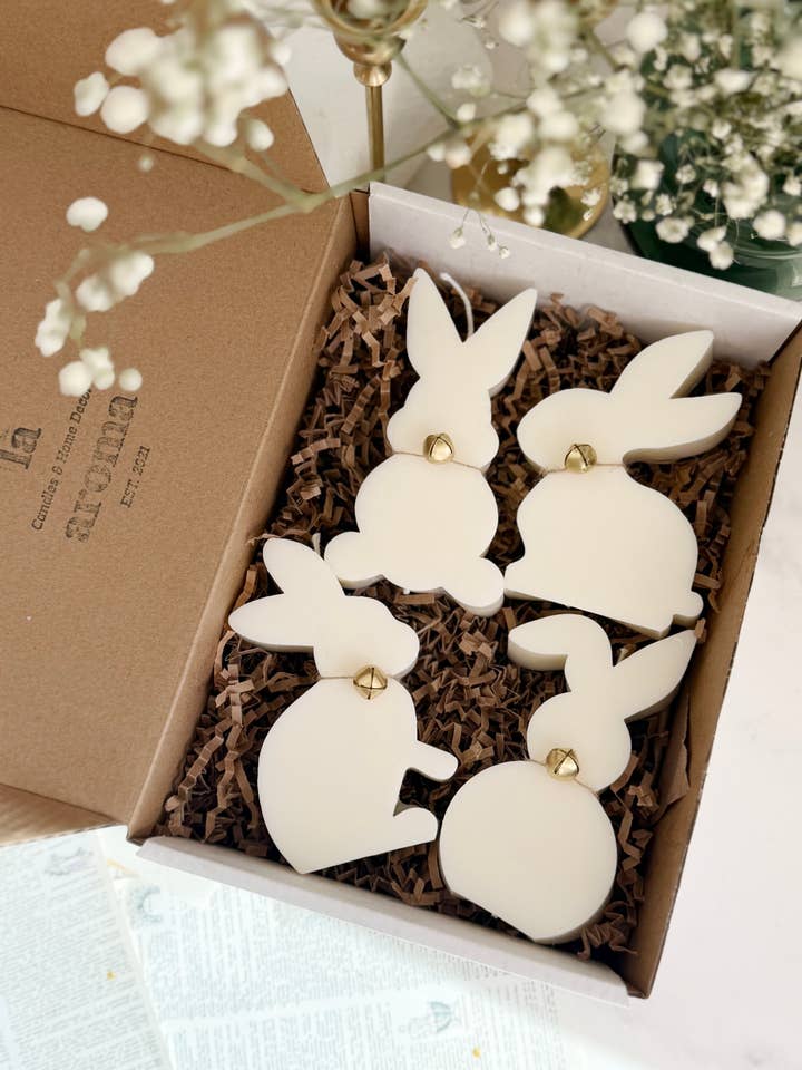 Bougie Lapin de Pâques Faite à la Main – 4 Styles d'Oreilles Uniques pour la vente par LA AROMA CANDLE CO.