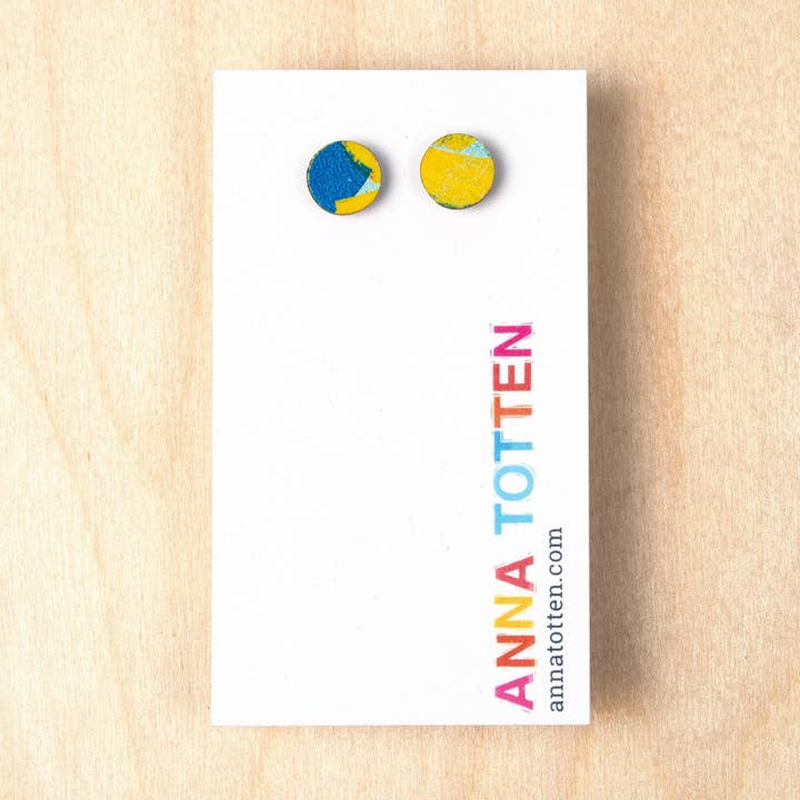 Boucles d'oreilles Circle Micro Stud pour la vente par Anna Totten