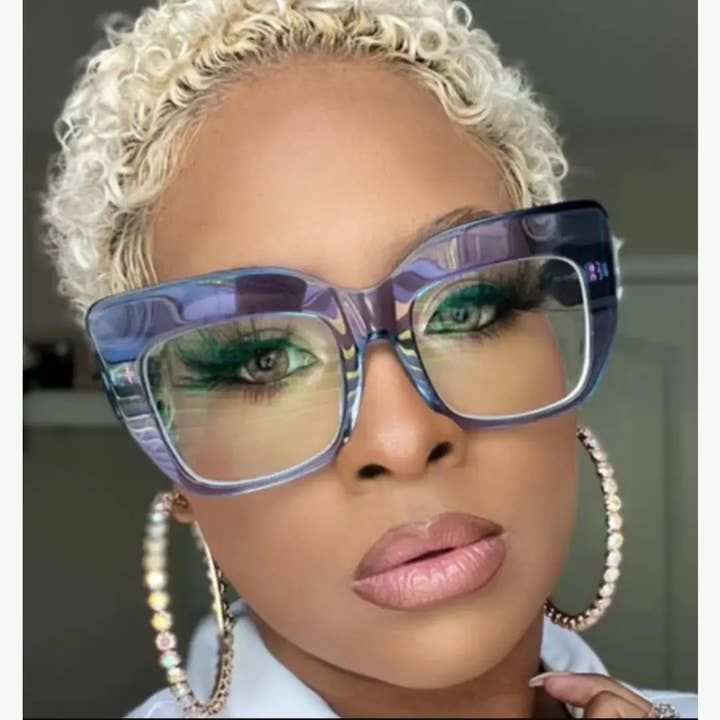 Yaya's Luxe Wholesale - Wholesale Eyeglasses – Women's - Luxora Women's Oversized Cateye Clear Glasses4