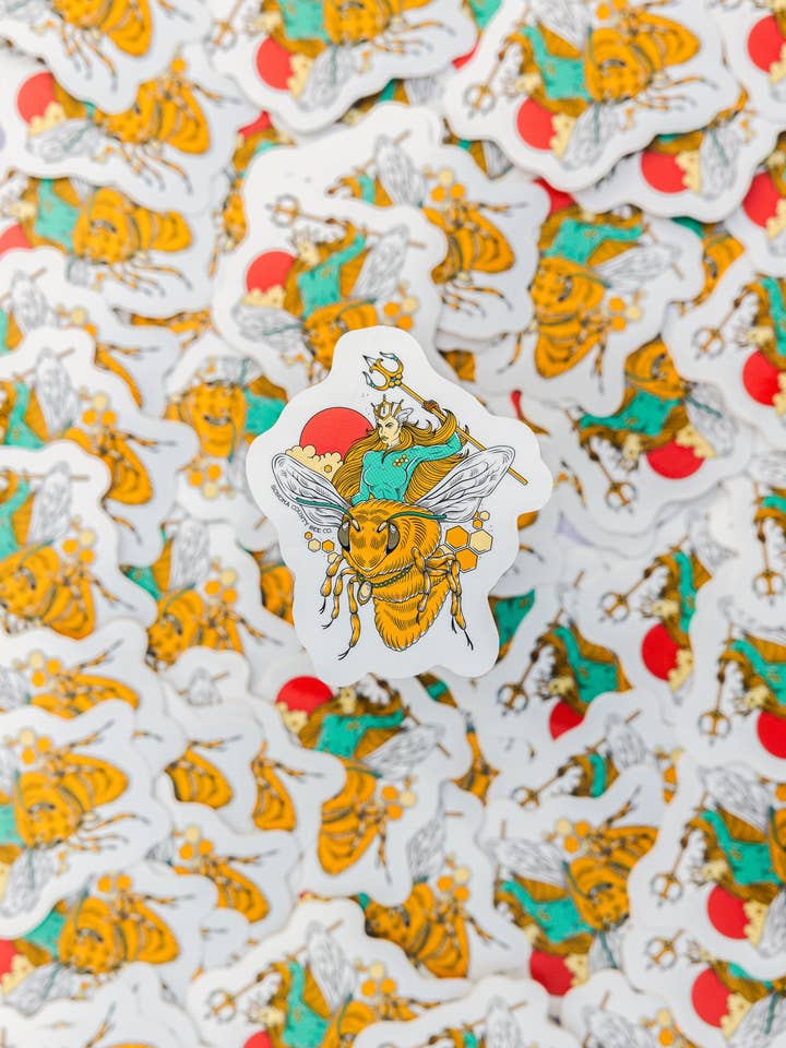 Autocollant en vinyle Queen Bee pour la vente par Sonoma County Bee Company