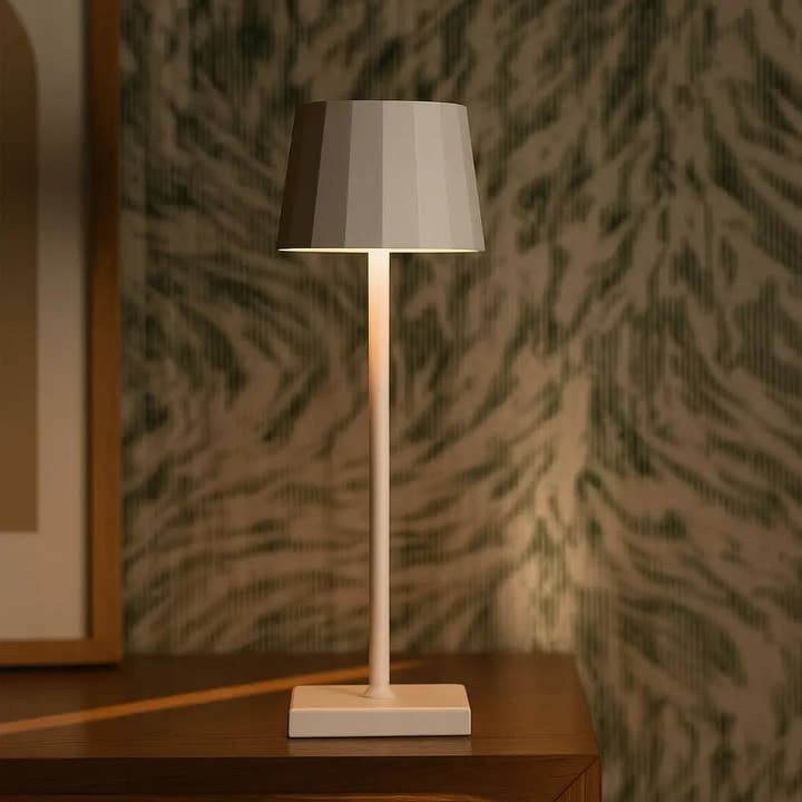 Tavellio - Wholesale Accent/Desk Lamp - William White Rechargeable Table Lamp – Cordless, Dimmable, 120-Hour Battery Life11