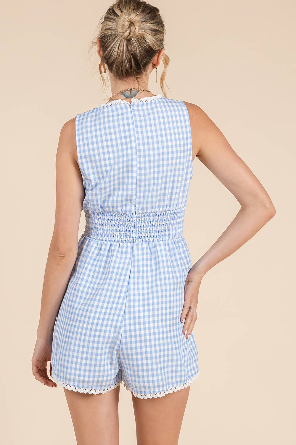 BABY PINK – Großhandel Romper – Damen – Gingham-bedruckter Strampler mit Spitzenbesatz.10