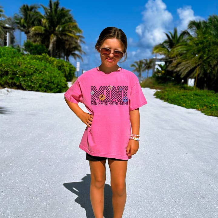 Mini Retro Geruite Grafische T-shirt - Jeugd/Tiener/Tiener voor wholesale door The Purple Turtle