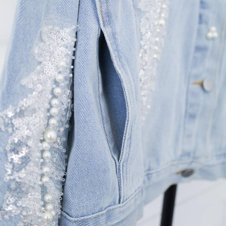 PEACH ACCESSORIES - Wholesale Denim Jacket - Women's - Romantic Floral & Pearl Light Blue Denim Jacket DNM013