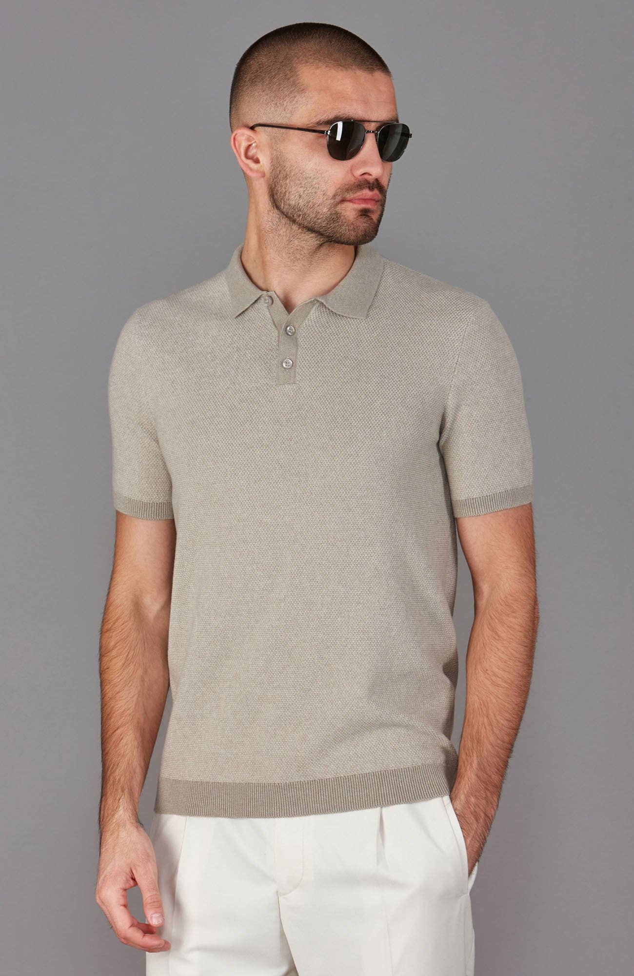 Paul James Knitwear – Großhandel Poloshirt – Herren – Zweifarbiges strukturiertes Poloshirt aus leichter Baumwolle für Herren7